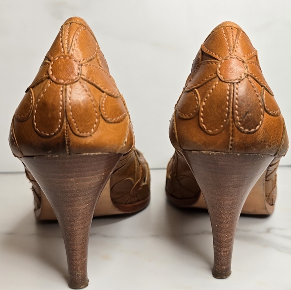 Michael Kors Daisy Brown Heels - Picture 8 of 9